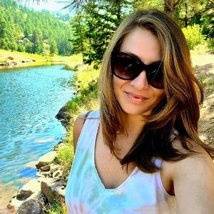 Meet your Posher, Rebecca